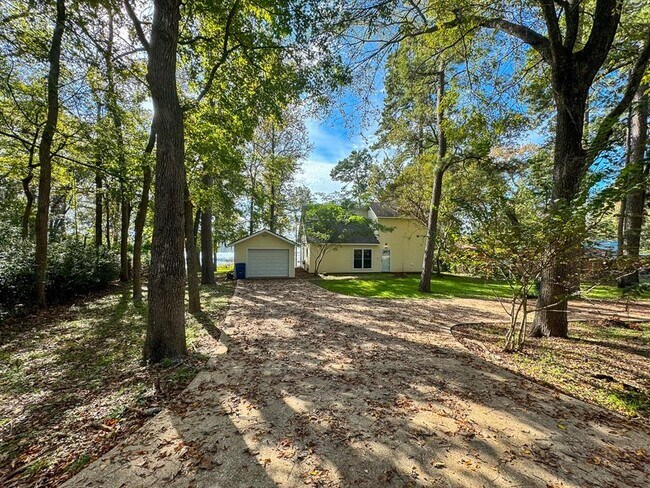 Building Photo - 149 W Dogwood Rd