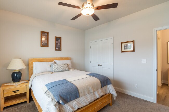 Building Photo - 1091 Primrose Dr