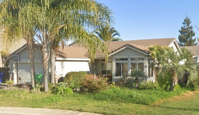 Primary Photo - 2 WEEKS FREE RENT November Special