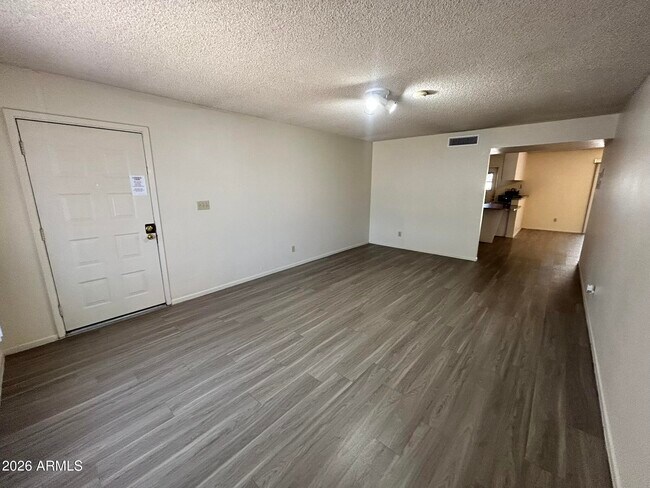Building Photo - 5309 S River Dr