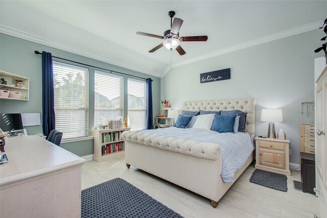 Building Photo - 19 Canterborough Pl