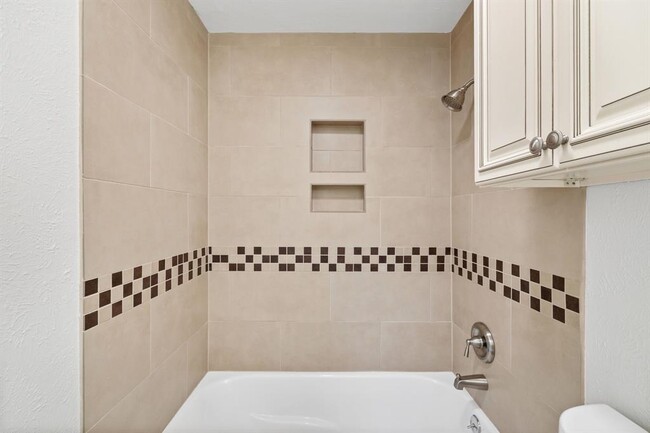 Building Photo - 1505 Charolais Dr