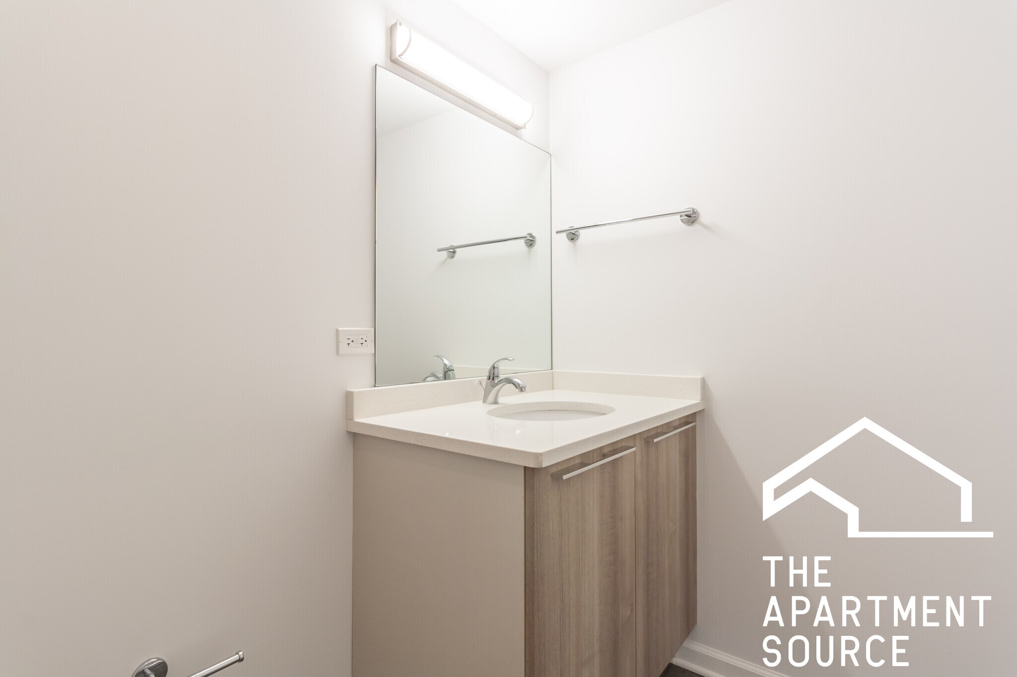 Building Photo - 932 W Dakin St