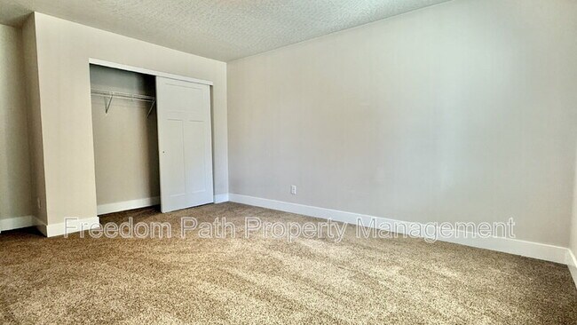 Building Photo - 816 N 18th St