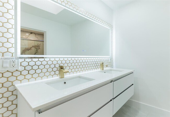 Building Photo - 3571 Magellan Cir