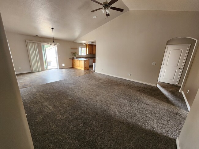 Building Photo - 294 LeAnn Way