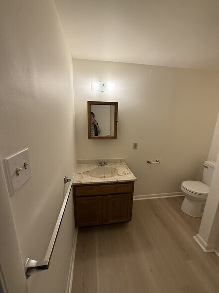 Third floor bath - 11 Spruce St