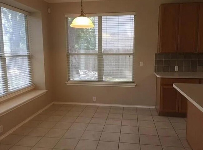 Building Photo - 11217 Jockey Bluff Dr