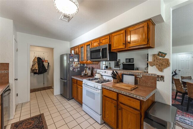 Building Photo - 9800 Ranch to Market Rd 150