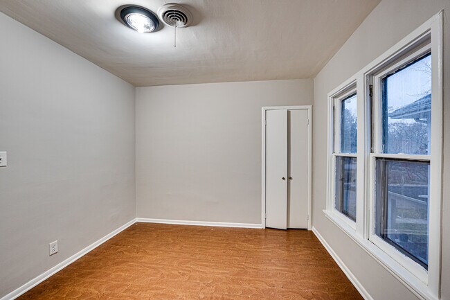 Building Photo - 735 Sexton St