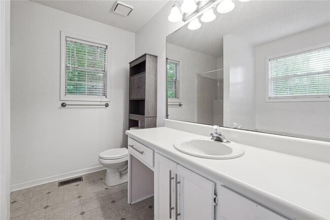 Building Photo - 3149 Lakeview Pkwy