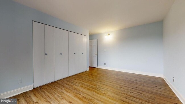 Building Photo - 3100 S Manchester St