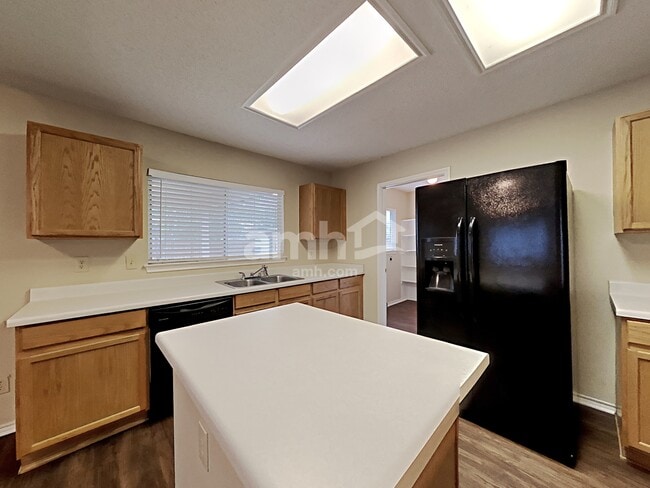 Building Photo - 8335 Tavern Pt