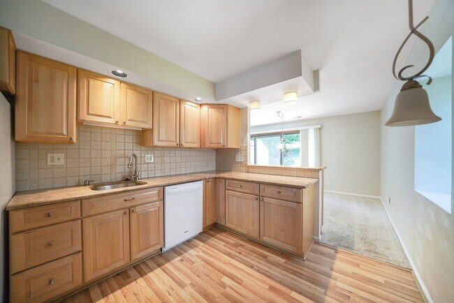 Building Photo - 3 Bed 2.5 Bath Townhome in Chesterbrook