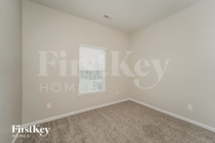 Building Photo - 5334 Hackberry Ln SW