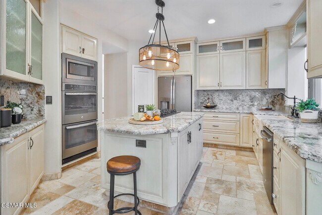 Building Photo - 2612 Yellowwood Dr
