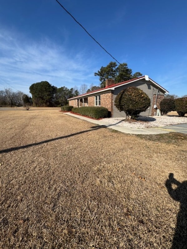 Building Photo - 584 Lakeview Rd