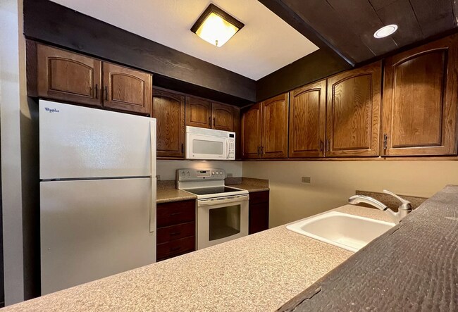 Building Photo - 98-410 Koauka Loop #3E