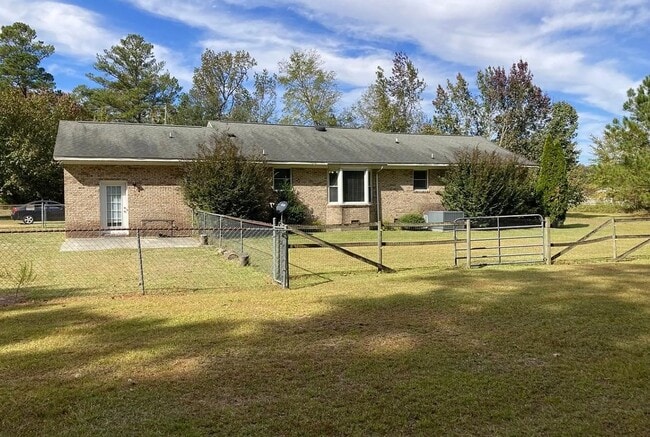 Building Photo - 324 Microwave Tower Rd