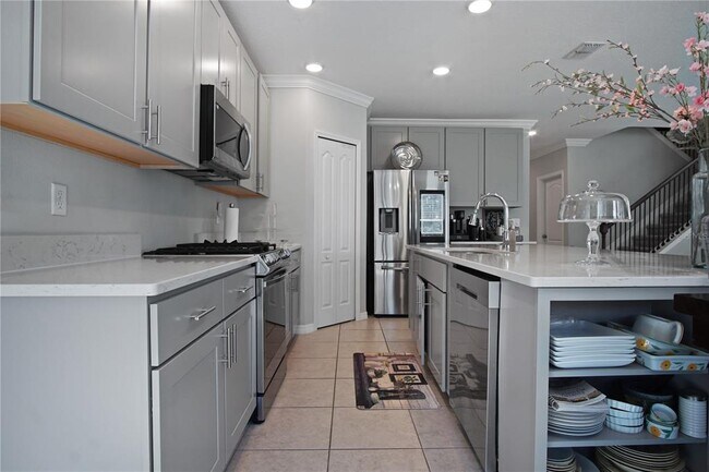 Building Photo - 1171 Oak Bluff Dr