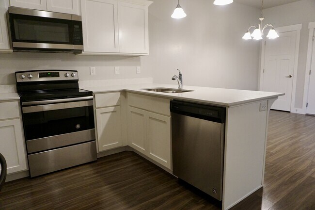 Building Photo - 14659 Bloom Dr