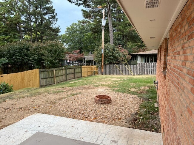 Building Photo - 1805 Starling Dr