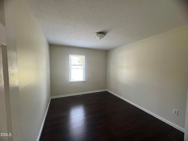 Building Photo - 500 Chinaberry Ln