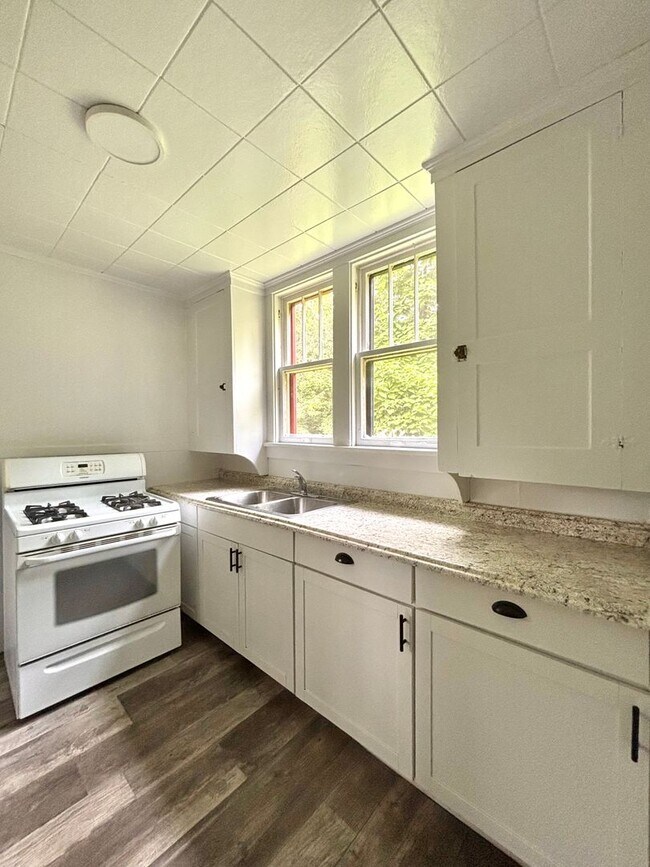 Building Photo - 819 Hoffman Ct