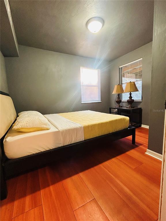 Building Photo - 1027 SE 5th Ave