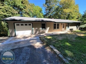 Building Photo - 5BR House Centrally Located in Boone