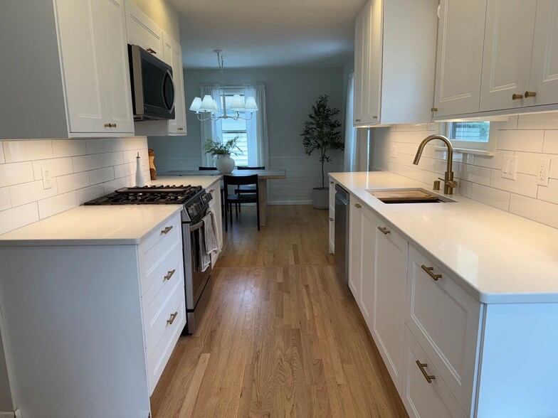 Building Photo - 5350 N Navajo Ave