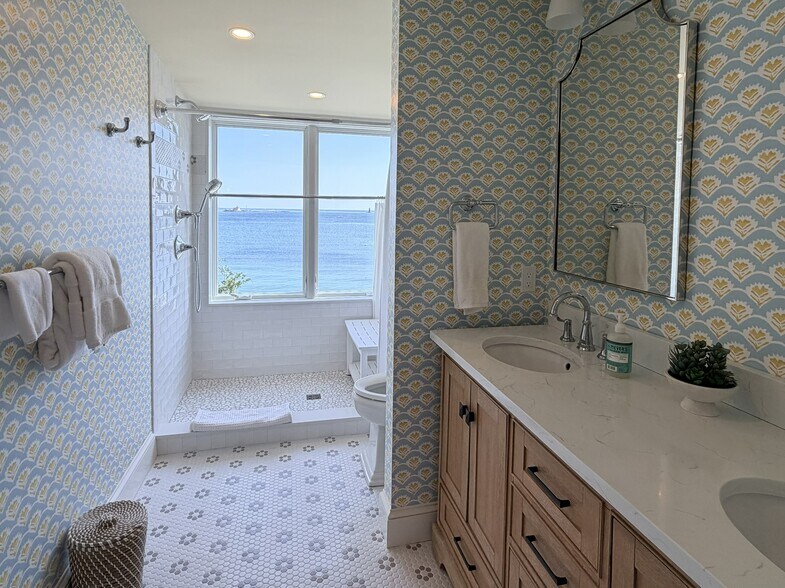 Panoramic Bath - 3rd Flr - 106 Beach Hill Rd