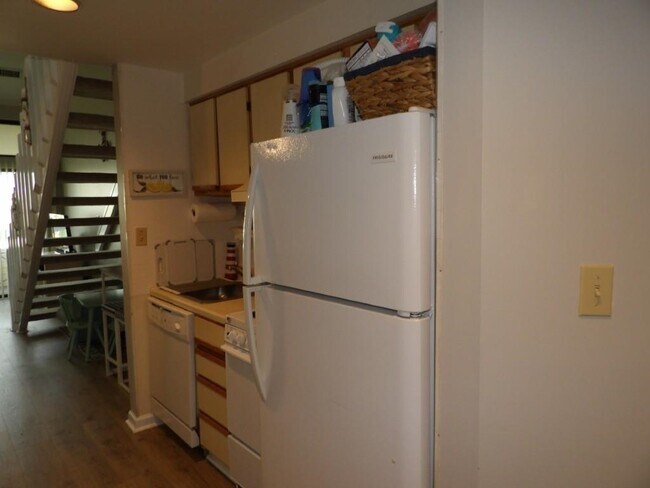 Building Photo - 1100 Possum Trot Rd