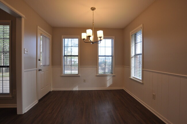 Building Photo - Coming Soon: Stunning 3 Bedroom, 2 Bathroo...