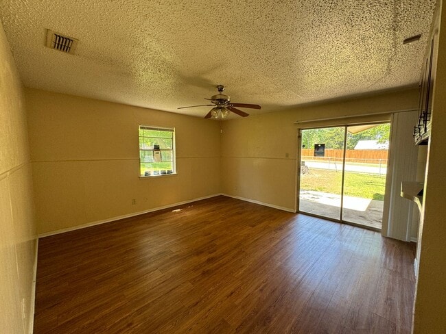Building Photo - 3-Bedroom House for Rent in Killeen