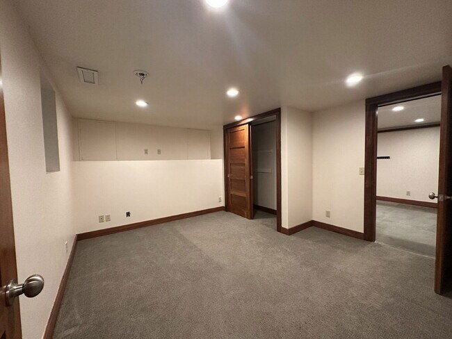 Building Photo - 607 NW Federal St