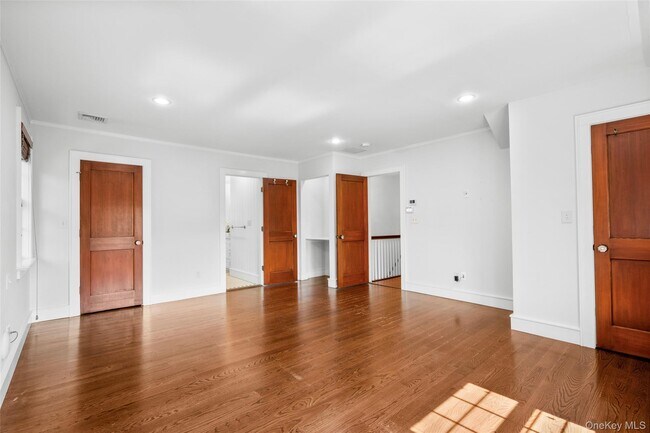 Building Photo - 6 Summit Ave