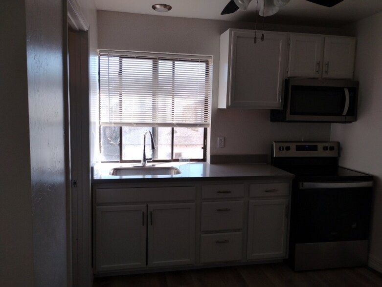 Building Photo - 2627 N 27th St