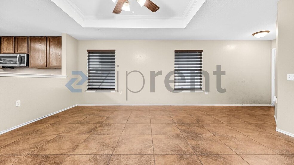 Building Photo - Unit