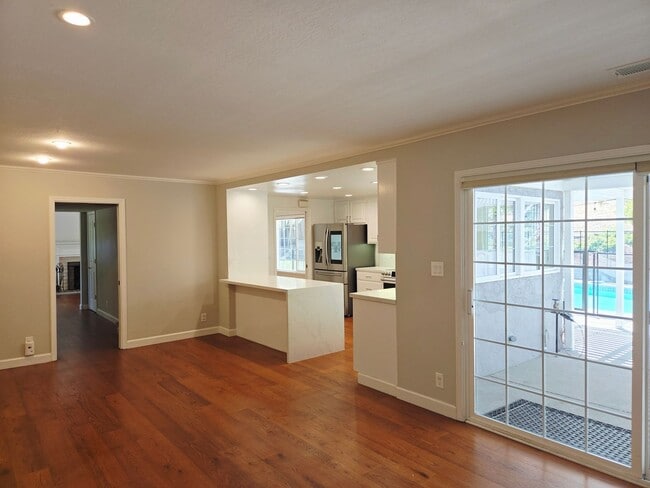Building Photo - Stunning 4BD + Office Home with Pool in Li...