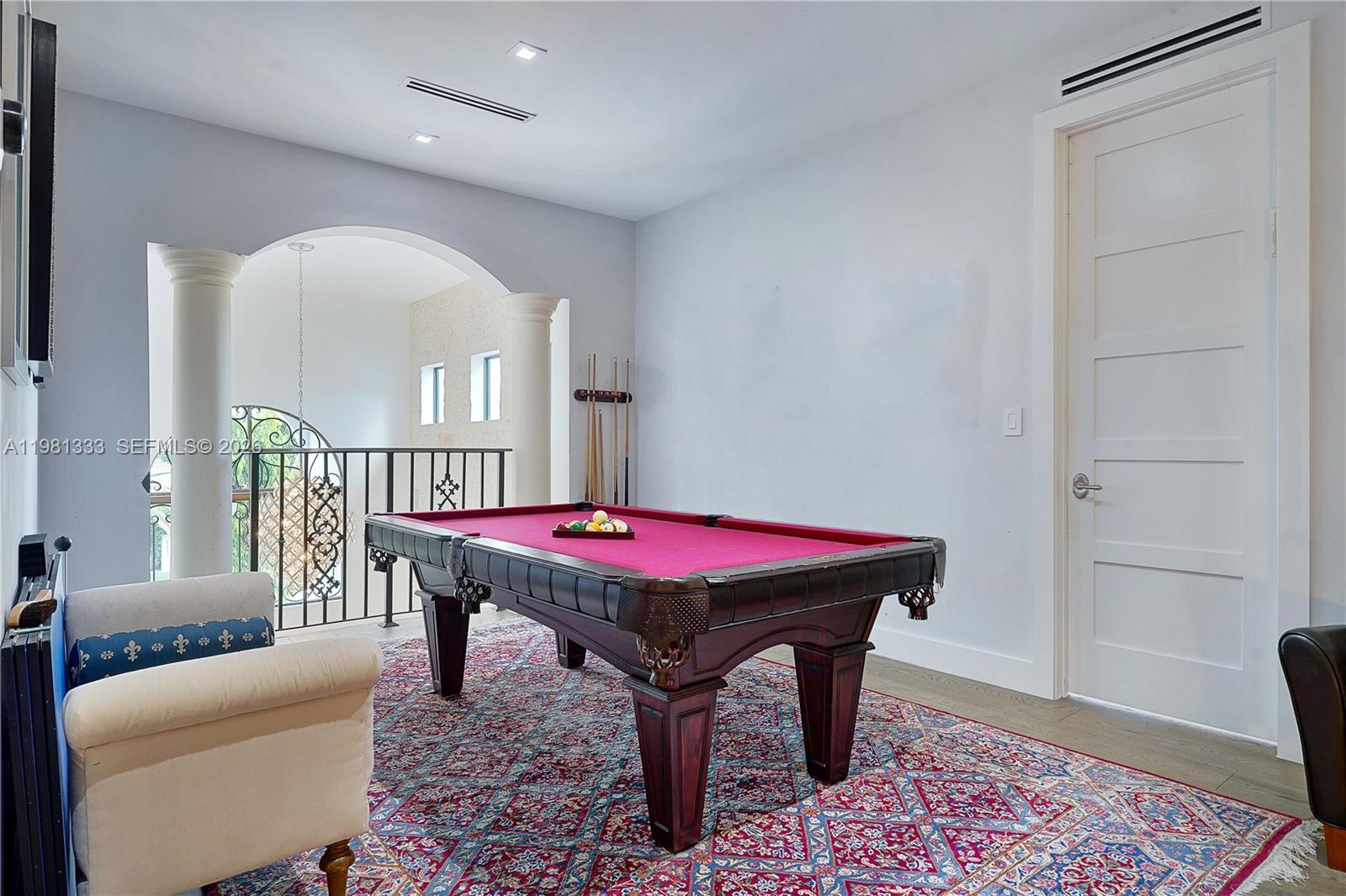 Building Photo - 3747 Prairie Ave