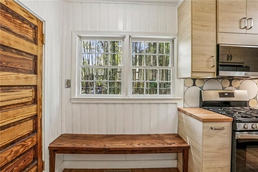 Building Photo - 1304 Conway Rd