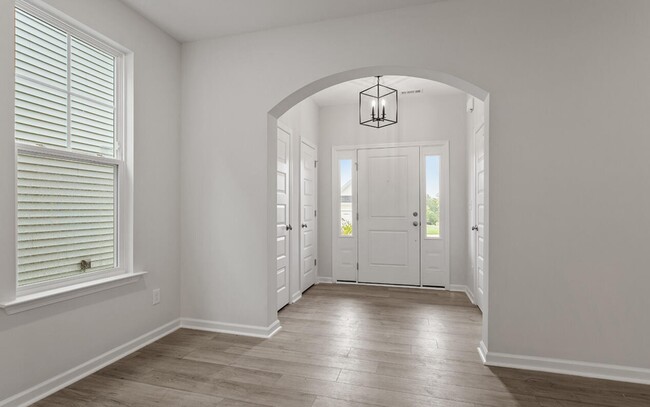 Building Photo - 160 White Oak Gdn Wy