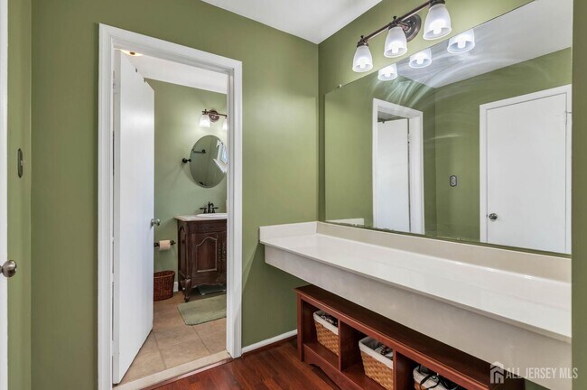 Building Photo - 216 Coldspring Ct