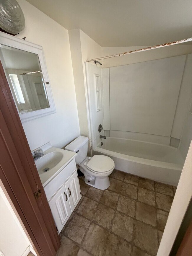 Building Photo - CS-700 N Duplex