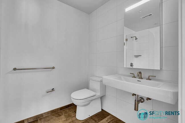 Building Photo - Pacific Heights: 10th Floor Corner Condo w/ Views, W/D in-unit, Parking & Shared Roof Deck @ The ...