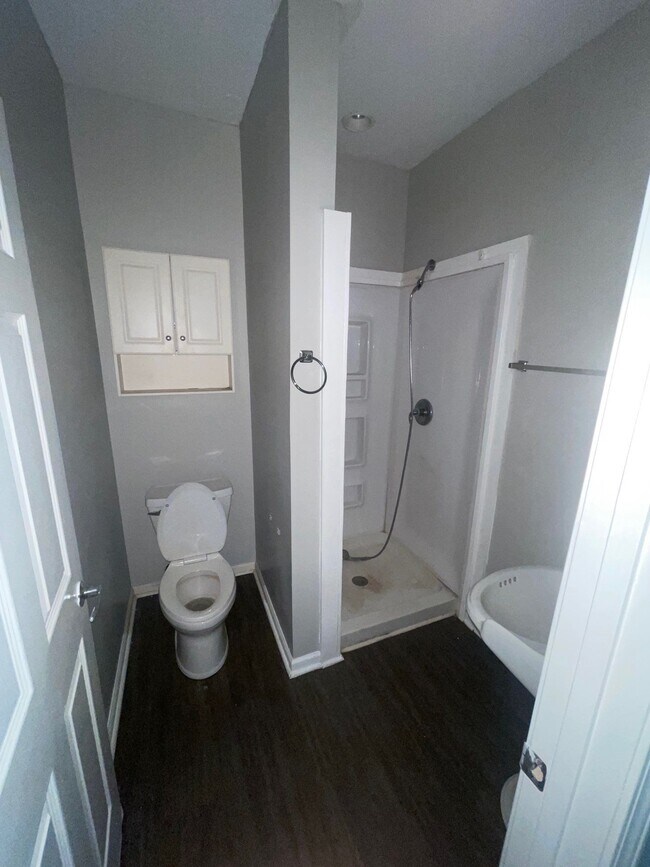 Building Photo - 137 Sivley Ave