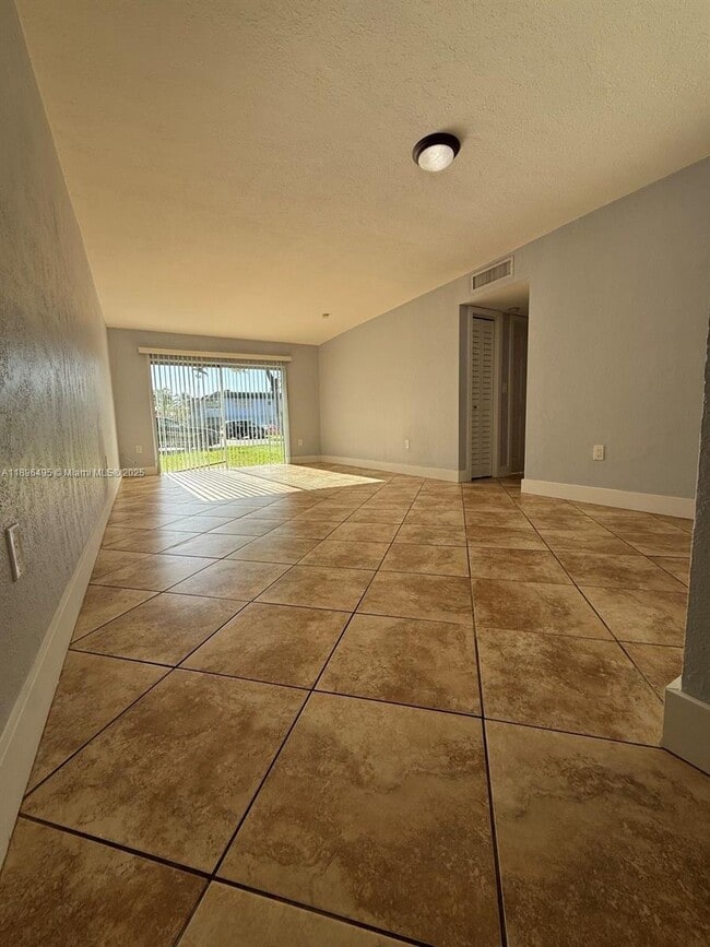 Building Photo - 7600 SW 82nd St