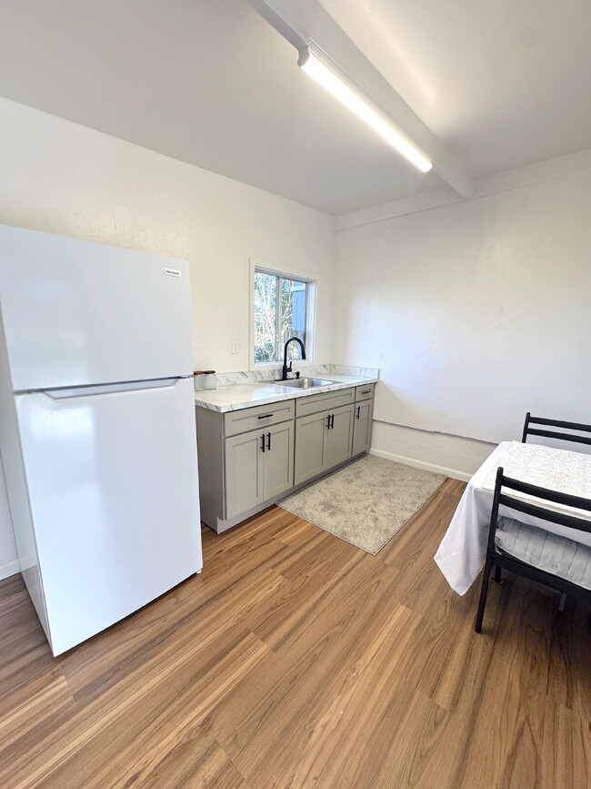 Building Photo - "Charming 3-Bed, Renovated Convenience on Ainaola Drive in Hilo!"