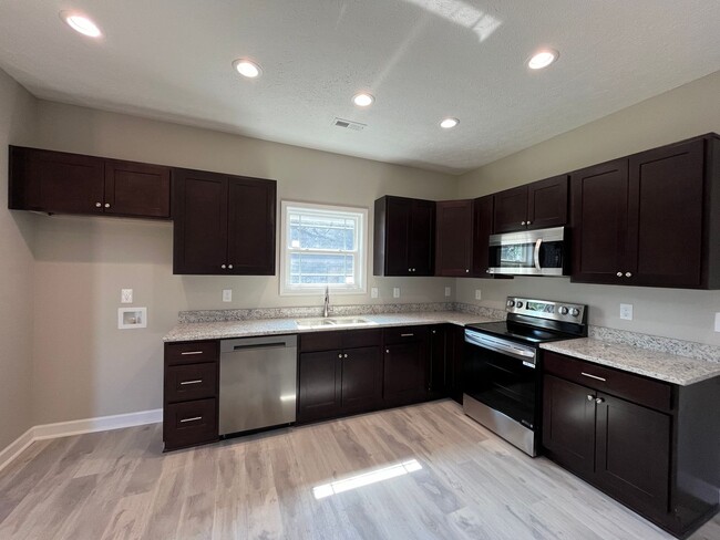 Building Photo - New Construction three bedroom in Plum Spr...